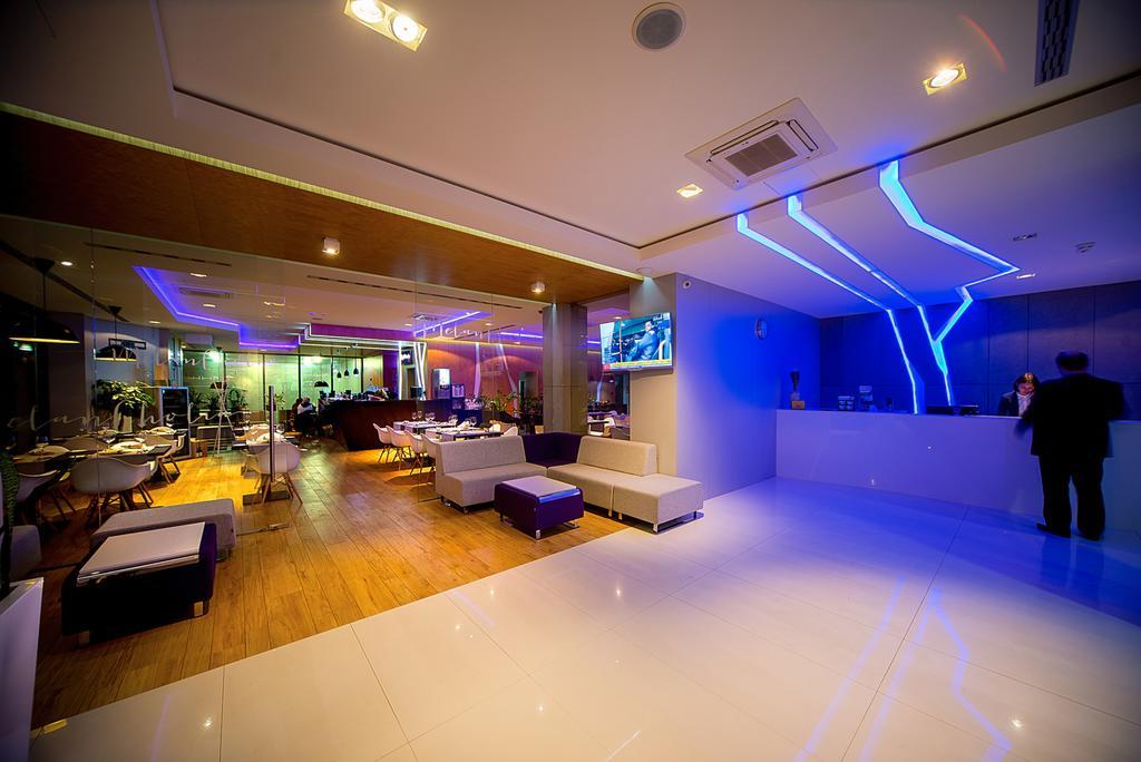 Rest Apartments Wroclaw Bagian luar foto